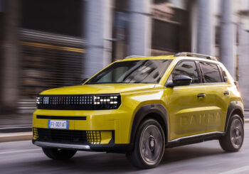 Fiat Grande Panda Electric: il B-SUV italiano parte da 26.900 €, autonomia 320 km WLTP